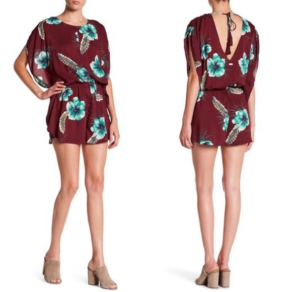 Volcom Pants - NWT Volcom Fox Tail Palm Romper